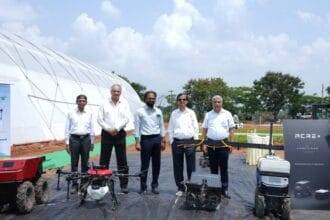 L-R: Dr. Amit Rastogi, EVP & Chief Technology Officer; Mr. Amir Alvi, Chief Operating Officer; Mr. G. Babu, Vice President & Head of Retail Business; Mr. S. Sankarasubramanian, Managing Director & Chief Executive Officer; Mr. Madhab Adhikari, VP & Head – Sales & Marketing (Fert & SSP)