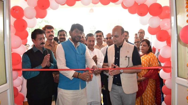 पशुपालन मंत्री ने किया नवीन कन्या छात्रावास का लोकार्पण