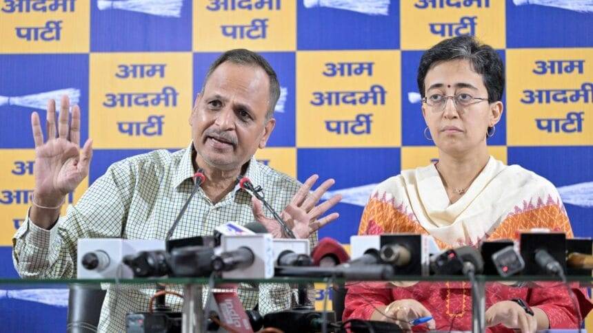 दिल्ली के प्रदूषण के लिए भाजपा शासित हरियाणा, यूपी जिम्मेदार: आतिशी