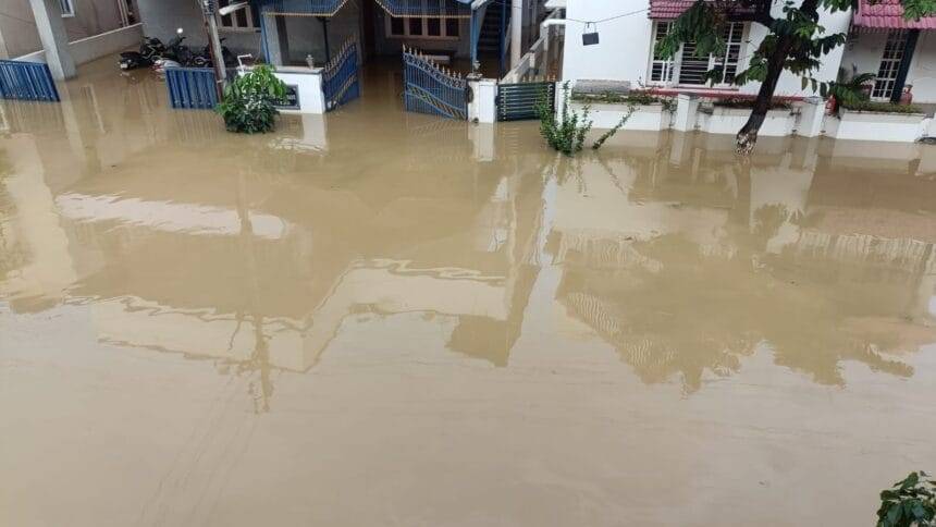 बाढ़: तैयारियों और प्रतिक्रिया के माध्यम से लचीलापन बनाना