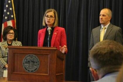 आयोवा के गवर्नर रेनॉल्ड्स का कहना है कि भारत की 10 दिवसीय व्यापार यात्रा पहले से ही फलदायी है