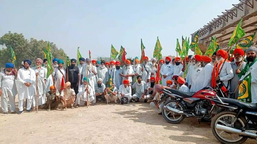 पंजाब: किसानों ने दूसरे दिन भी अपना विरोध प्रदर्शन जारी रखा, धान खरीद समेत अन्य मांगें कीं