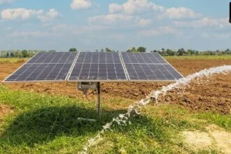 यूपी कृषि विभाग के अनुसार 72,719 सोलर पंप किसानों को दिए जा चुके हैं.