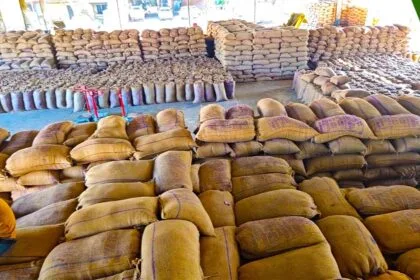 यूपी में 4000 धान क्रय केंद्र किये गए हैं स्थापित (Photo Credit-Kisan Tak)