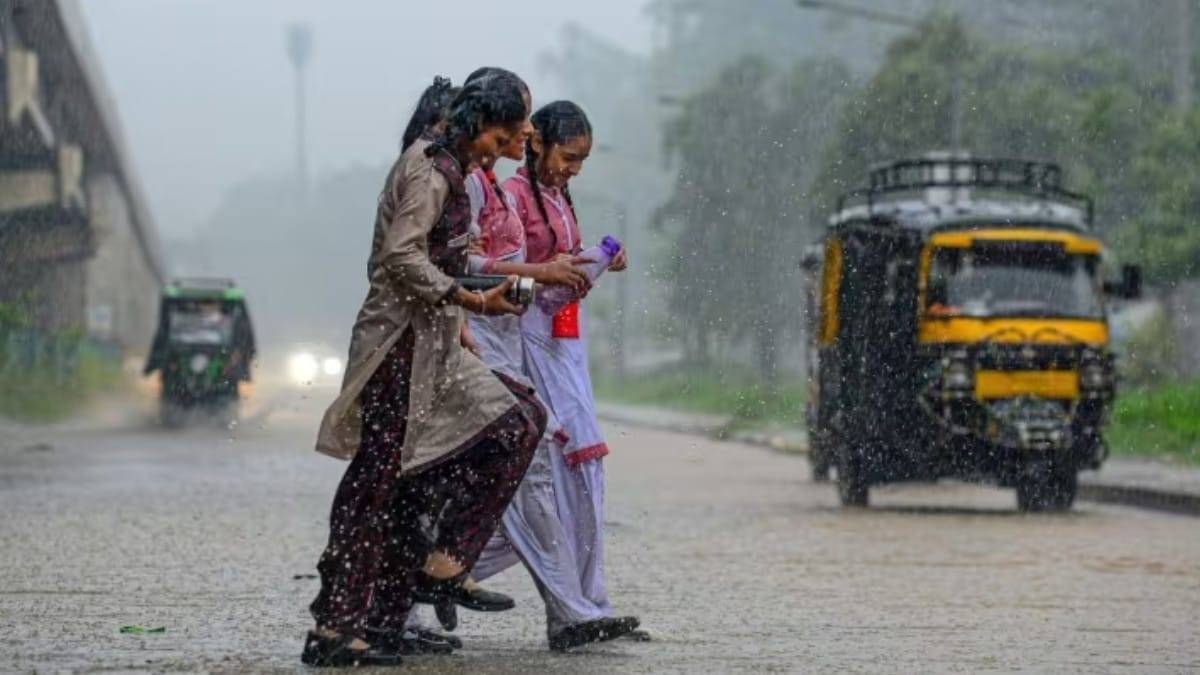 मौसम विभाग के अनुसार आने वाले दिनों में भारी बारिश की संभावना नहीं है (File Photo)
