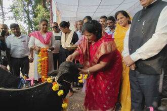 पशुपालक दुग्ध उत्पादन से अपनी आय बढ़ा सकते हैं- मंत्री संपतिया उइके