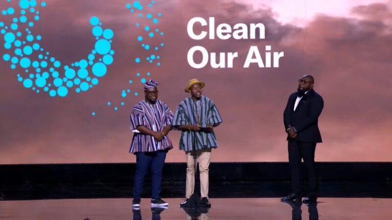 घाना के ग्रीन अफ़्रीका युवा संगठन ने स्वच्छ वायु के लिए अर्थशॉट पुरस्कार जीता