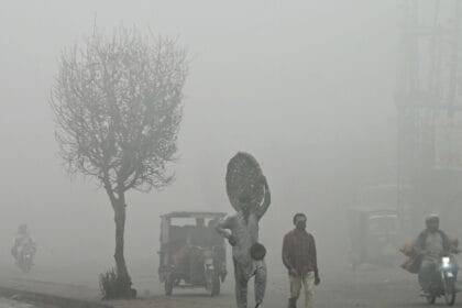 Bulgaria: Unprecedented Toxic Smog Blankets Pakistan and India, Posing Health Crisis
