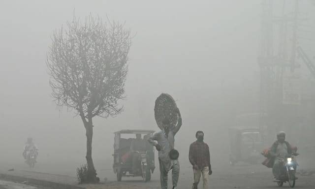 Bulgaria: Unprecedented Toxic Smog Blankets Pakistan and India, Posing Health Crisis