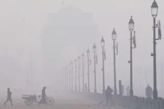 दिल्ली में छाया कोहरा