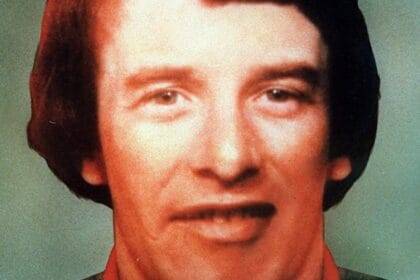 मुकदमे में हथियारों को आयात करने और छिपाने के लिए ब्रिटिश मिलीभगत की बात सुनी गई