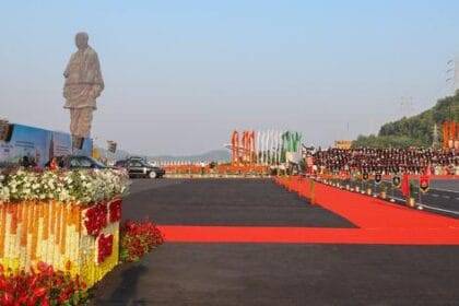 क्यों भारत के सबसे बड़े नेता ने नर्मदा परियोजना के ख़िलाफ़ संघर्ष का नेतृत्व किया होगा?