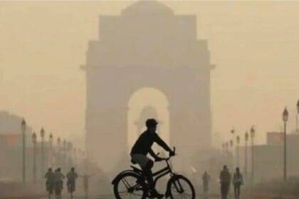 आज सुबह 8 बजे शहर का वायु गुणवत्ता सूचकांक (AQI) 219 दर्ज किया गया.